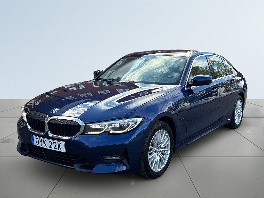 BMW 330e Steptronic Sport line SoV-Däck/360/Psens/HuD/Navi