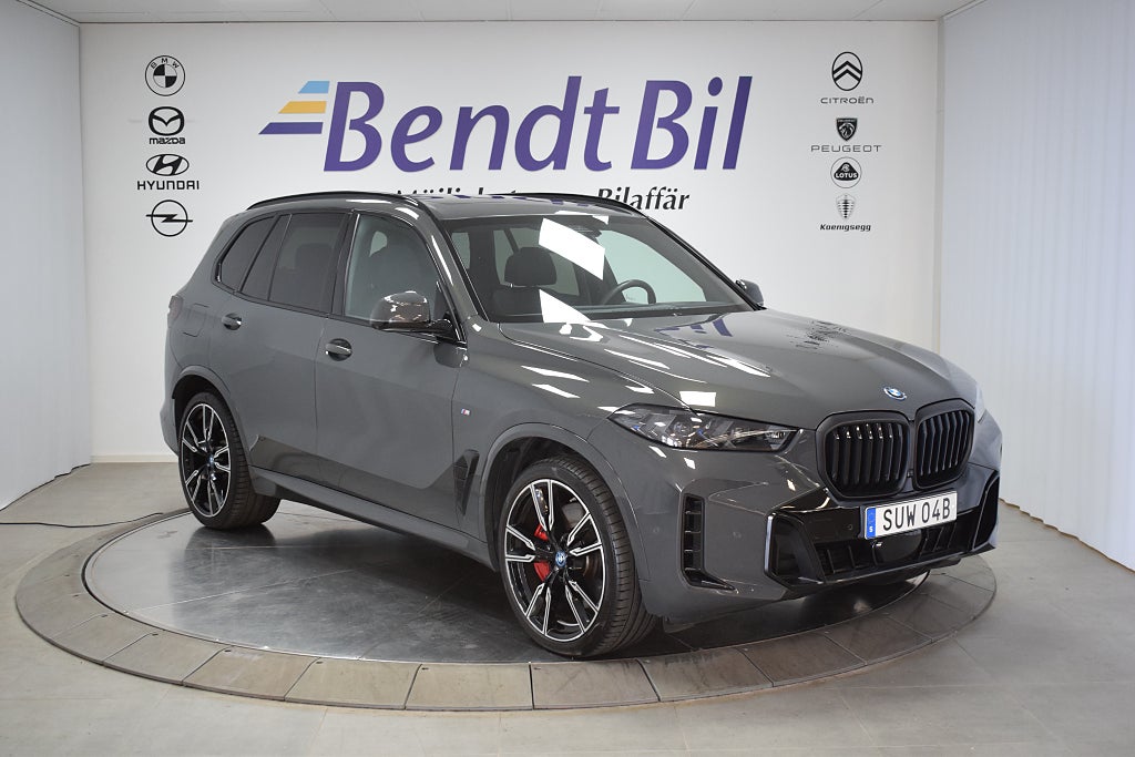 BMW X5 xDrive50e M Sport Pro | Panorama | Luftfjädring | HK |