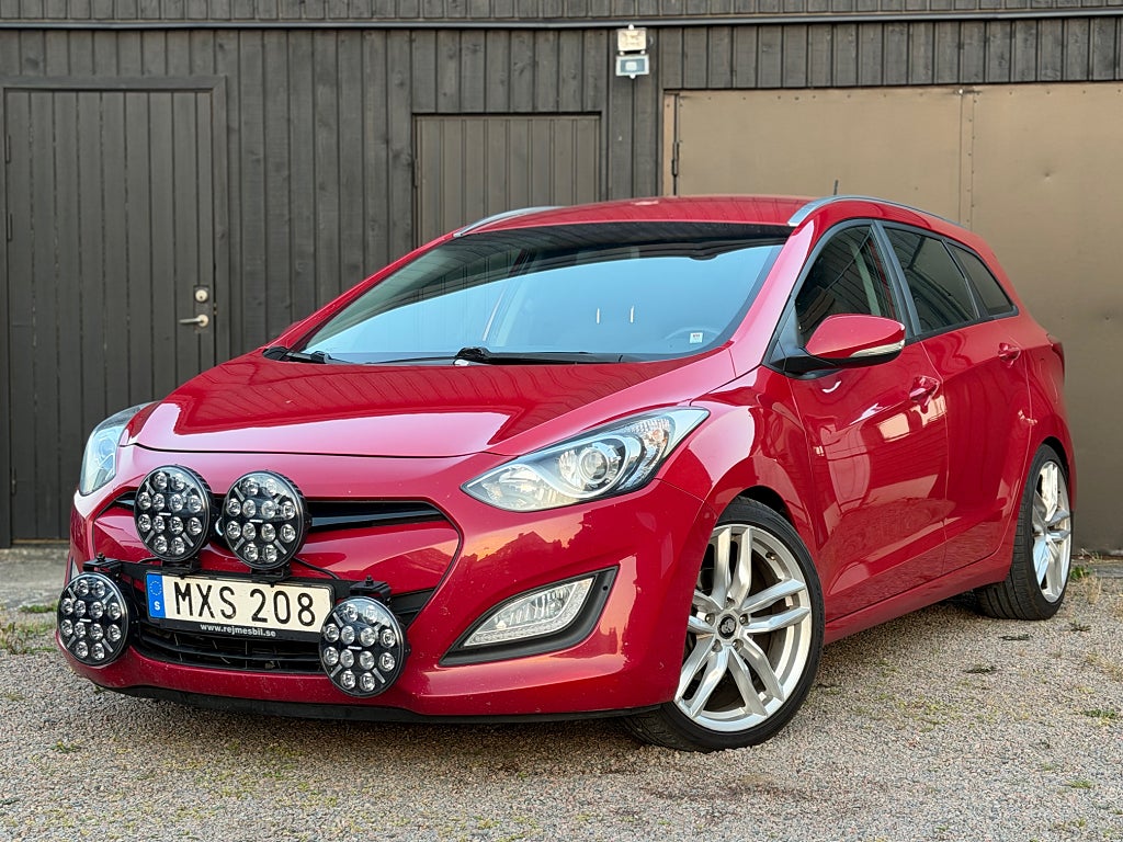 Hyundai i30 Kombi 1.6 CRDi Business Euro 5, Nybesiktigad, Drag mm