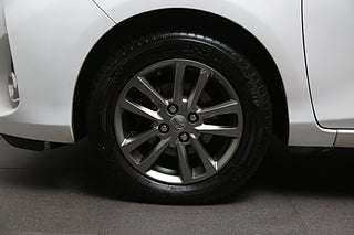 Halvkombi Toyota Yaris 7 av 24