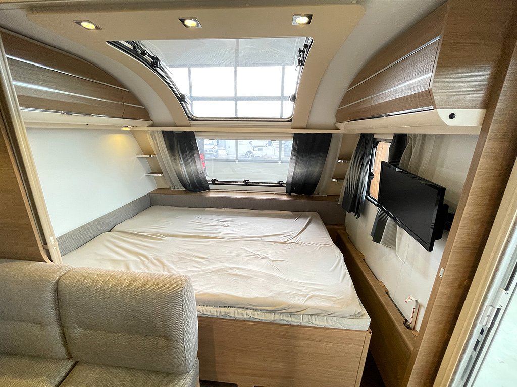 Adria Adora 573 PT / ALDE / Förtält / Solcell / Markis/3-vån - Adria