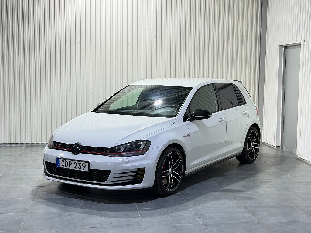 Volkswagen Golf 5-door GTI Performance 2.0 TSI BMT GTI Performance 