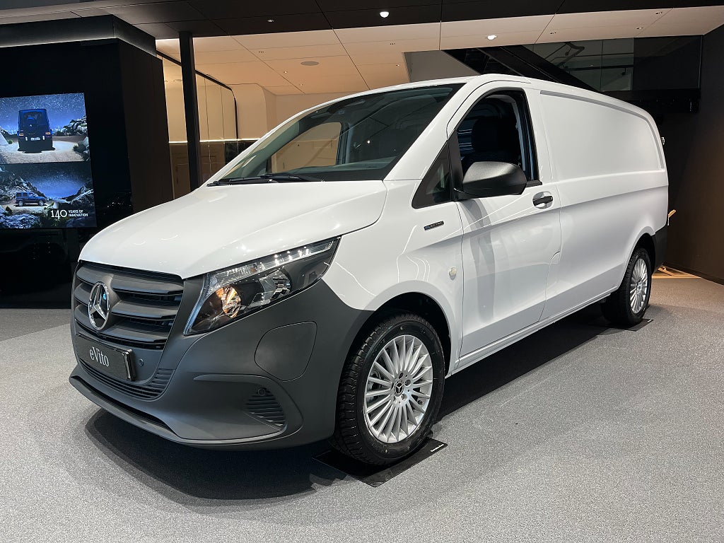 Mercedes-Benz eVito 112 Lång 2-s komfortsäte,  läderratt, 17"alu 