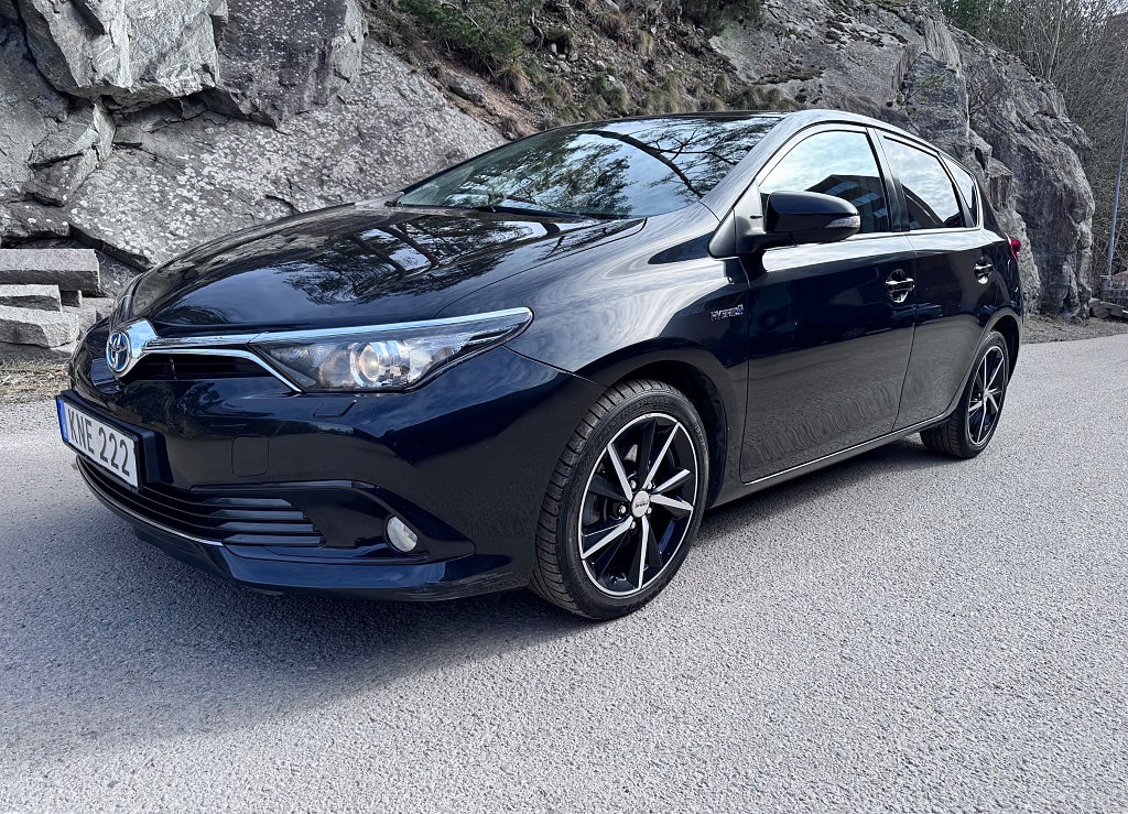 Toyota Auris Hybrid e-CVT Intense Kamera Bluetooth Keyless