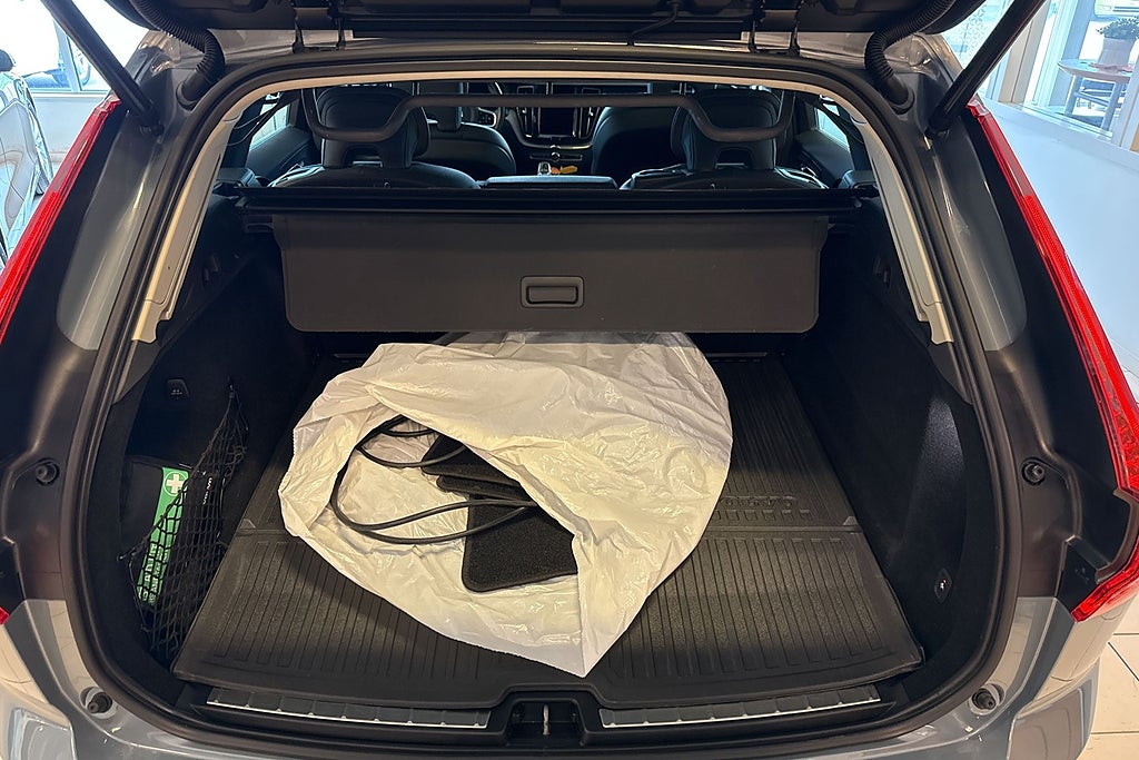 Volvo XC60 Recharge T6 AWD Aut Inscription Kamera skinn Moms Dragt miniatyr 21