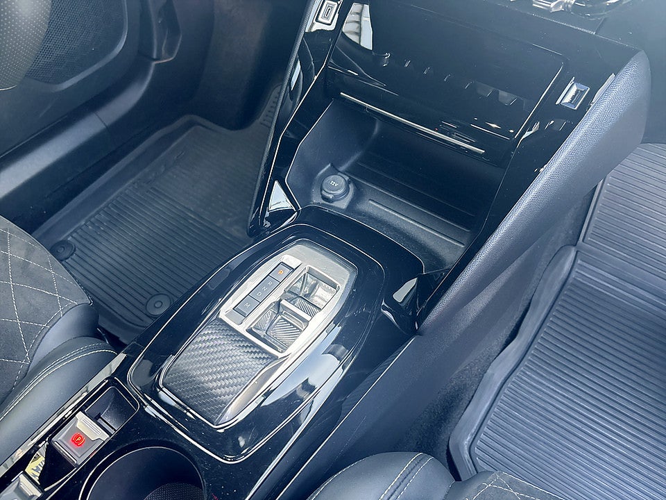 Bild på Peugeot 2008 GT Pack 1.2 PT 155hk Aut B-KAMERA NAVI