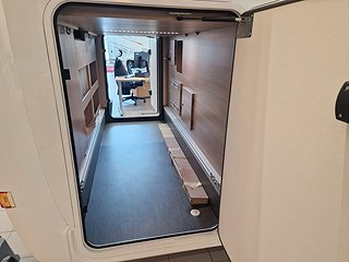 Husbil-halvintegrerad Kabe Classic 740 LGB 7 av 27