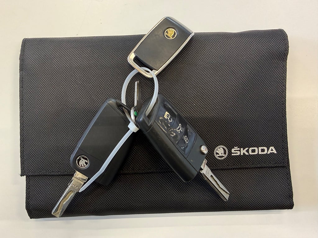 Skoda Octavia Kombi 2.0 TDI SCR 4x4 Style  - miniatyr 22