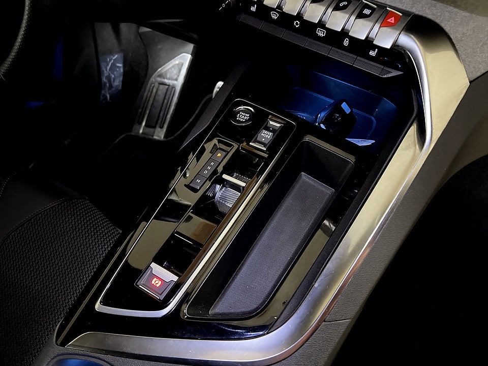 Bild på Peugeot 5008 GT 1.2 PT 130hk Aut 7-SITS B-KAMERA CARPLAY