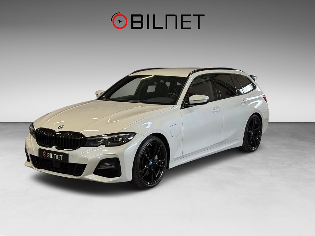 BMW 330e xDrive Touring Aut M Sport 19" Drag HiFi Mineralvit Met