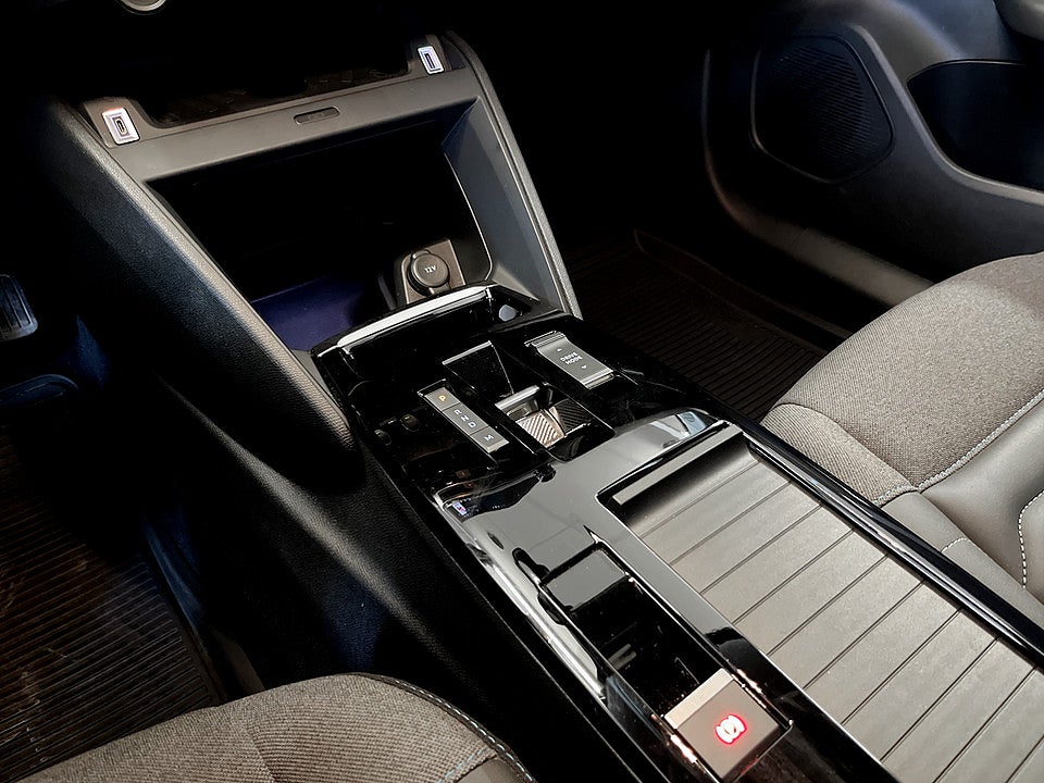 Bild på Citroën C4 X Shine 1.2 PT 130hk Aut 360-KAMERA RATTVÄRME