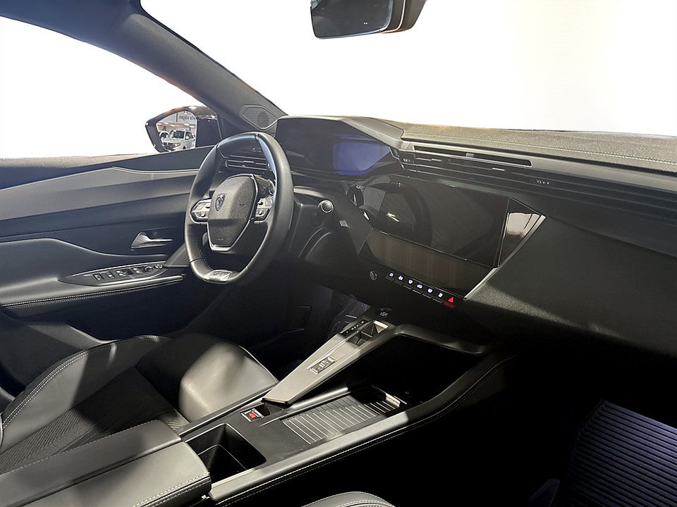 Bild på Peugeot 408 GT 1.2 PT 130hk Aut B-KAMERA CARPLAY ELSTOL