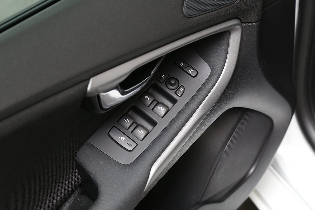 Volvo V40 T2 Business Aut Motorv Dragkrok 2017