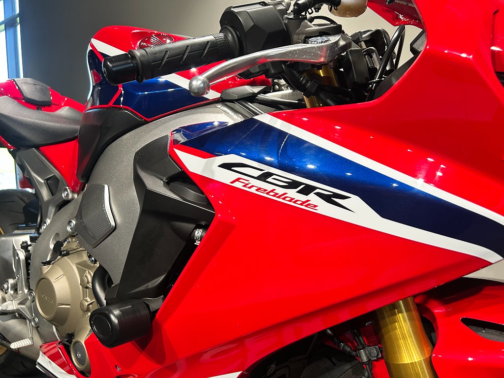 Honda CBR1000RR SP1 /3,45%/860mil/Yoshimura/Quickshifter