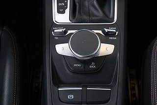 SUV Audi Q2 14 av 24