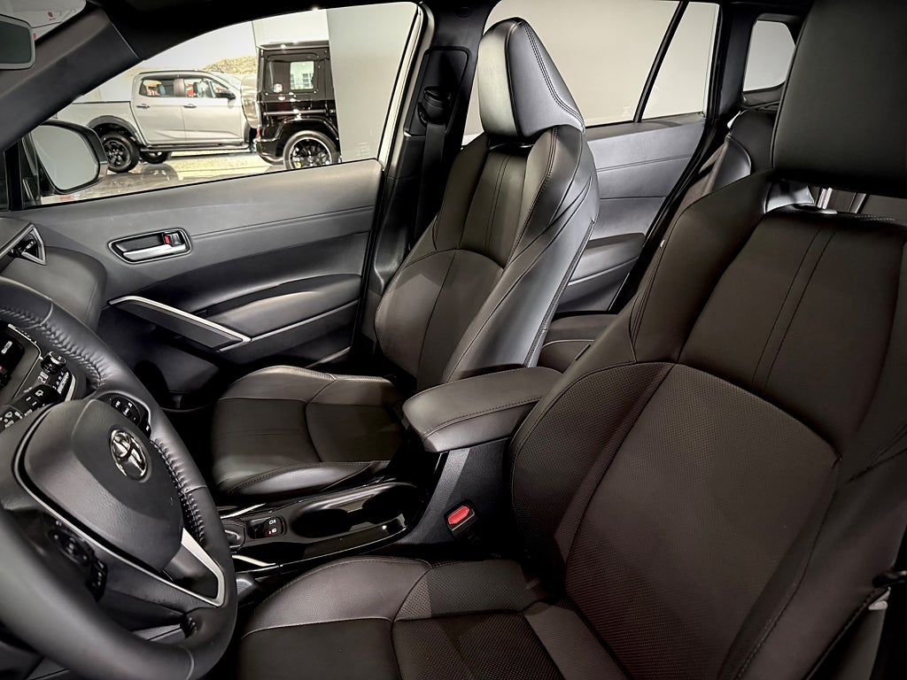 Toyota Corolla Cross Hybrid AWD-i e-CVT Executive Euro 6 - bild 7
