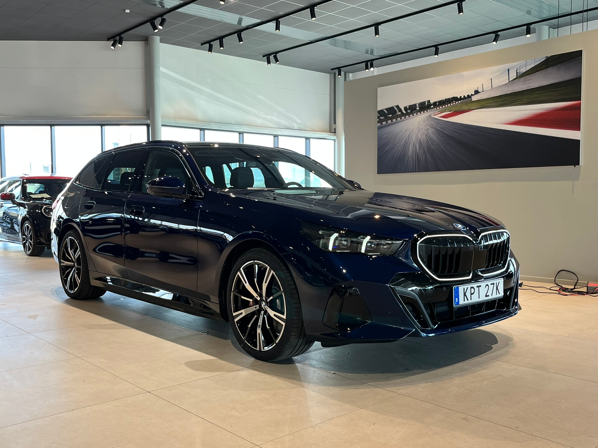 BMW 530 e xDrive Touring M Sport Pro 2026, bild 3/55