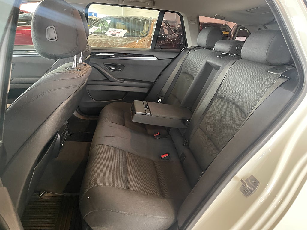 BMW 520d xDrive Touring 190 hk VÄRMARE DRAG
