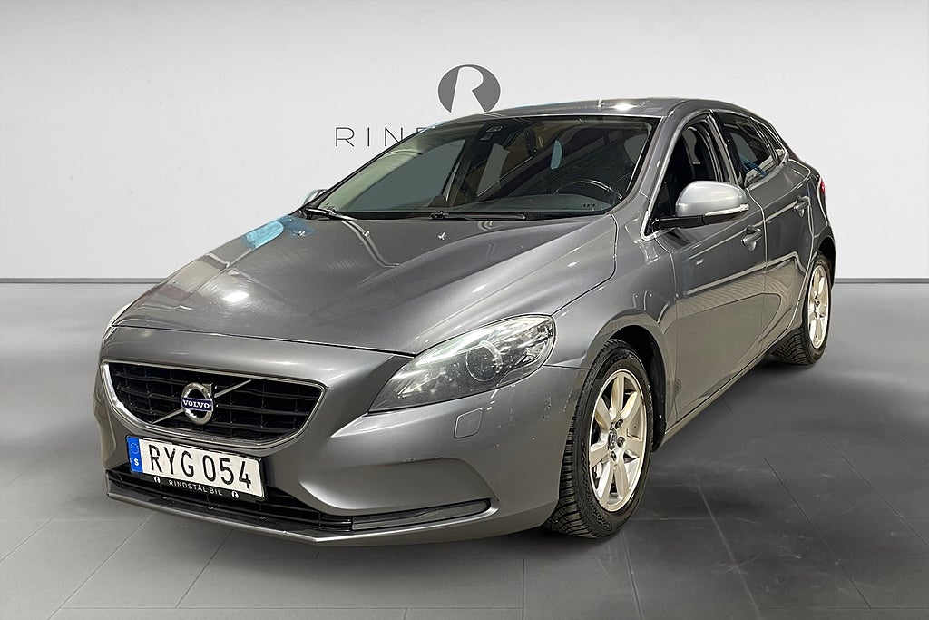 Volvo V40 D2 115 HK MOMENTUM D-VÄRM VOC NAVI PDC KAMREM BYTT 0.31