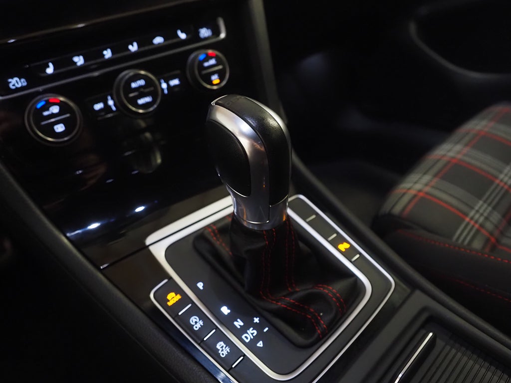 Volkswagen Golf GTI 2.0 TSI 245hk Performamce |Cockpit|Backkamera|M&K| 2018