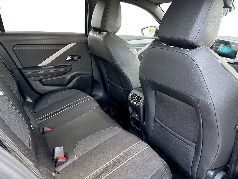 Bild på Opel Astra 5D GS 1.2 PT 130hk Aut B-KAMERA CARPLAY