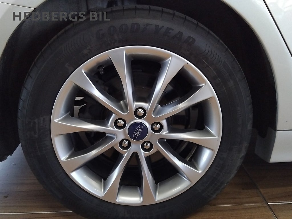 Ford Mondeo Kombi 2.0 EcoBlue AWD SelectShift Titanium thumbnail
