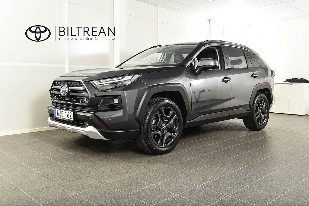 Toyota RAV4 2,5 Elhybrid AWD Adventure Dragkrok Vinterhjul Moms