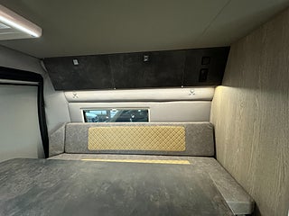 Husbil-halvintegrerad Robeta Kronos 180HK AUT Stor soffa bak! Långbädd & Popup-tak 14 av 29