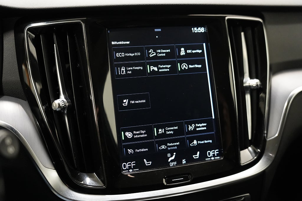 Volvo V60 Cross Country D4 AWD 190hk Momentum D-värm Drag VOC P-sens MOMS