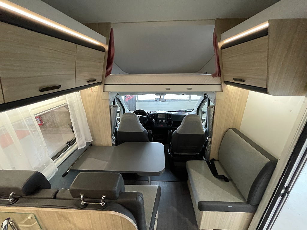 Sun Living A 75 SL / B-körkort/5 bältad/Långbädd/Garage/El-Patron/Fint skic - Sun Living