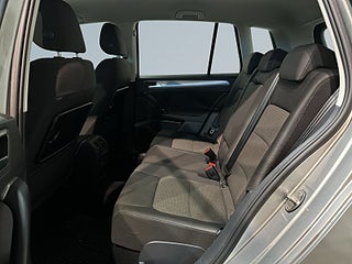 Volkswagen Golf Sportsvan 1.2 TSI BMT Base 1-Ägare Dragkrok Motorvärmare S/V-hjul – bild 13
