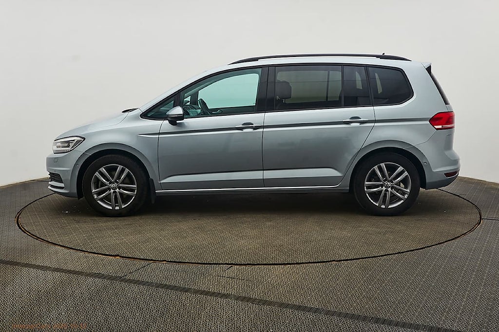 Volkswagen Touran 7-seater 1.5 TSI 150hk drag, värmare, kamera