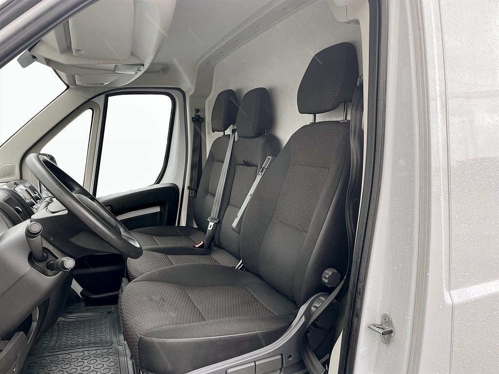 Bild på Peugeot Boxer PRO+ 335 2.2 BHDi 145hk L3H2 - DRAG, B-KAMERA