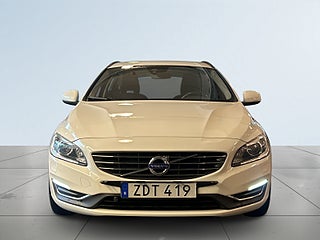 Volvo V60 D5 Twin Engine AWD Momentum Drag/MoK/S&V/Psens/Rattvärm – bild 2