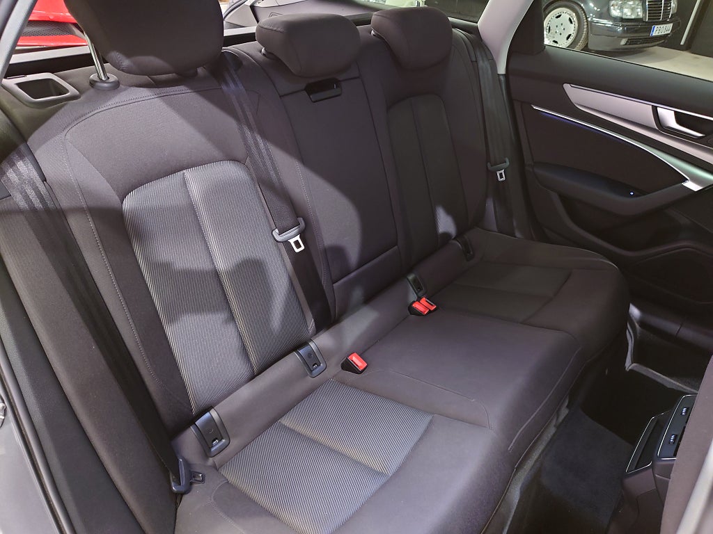 Audi A6 2021 - miniatyr 10