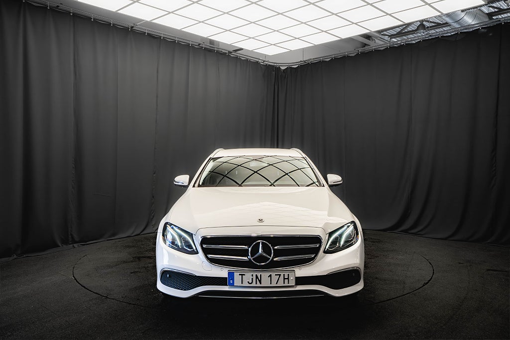 Mercedes-Benz E 200 T d D-VÄRMARE WIDESCREEN DRAG KAMERA 1-ÄGARE MOMS