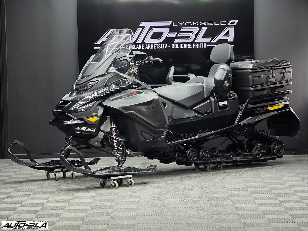 Ski-Doo Expedition SE 900 ACE Turbo R