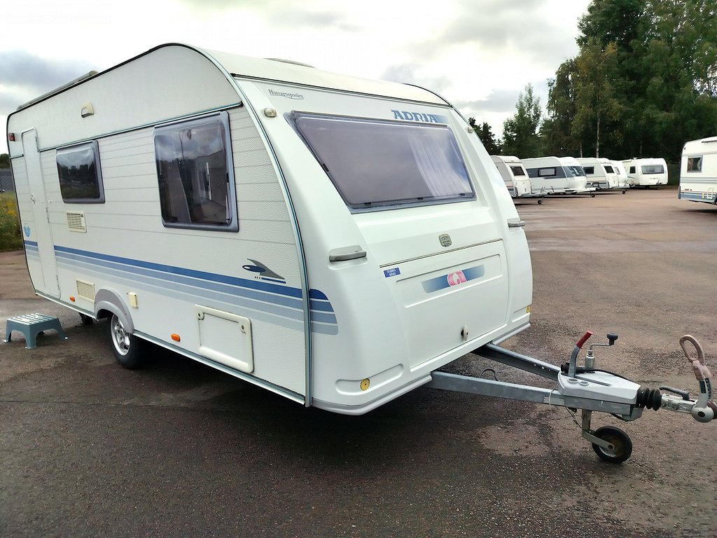 Adria ADORA 482 PS Dubbelbädd, Förtält Ventura D300