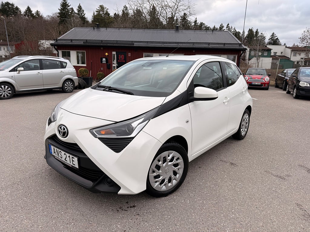Toyota Aygo 5-dörrar 1.0 VVT-i X-PLAY Backkameran 