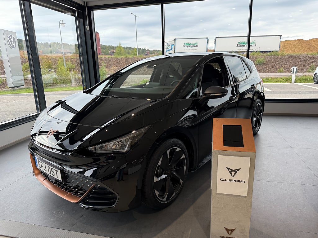 Cupra Born 59 kWh 204hk / Edition / Vinterdäck ingår!
