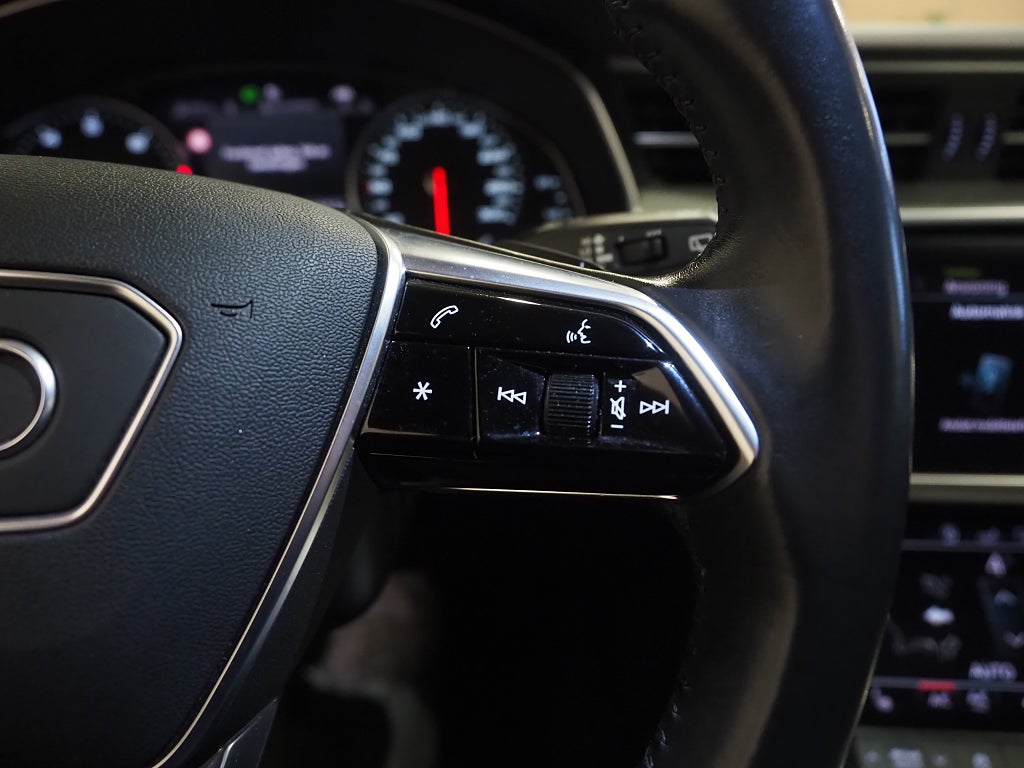 Audi A6 Avant 45 TFSI quattro TFSI MHEV 245hk Navi Värmare Drag 2020