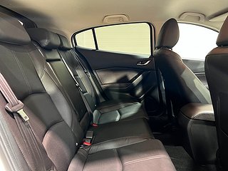 Halvkombi Mazda 3 15 av 29