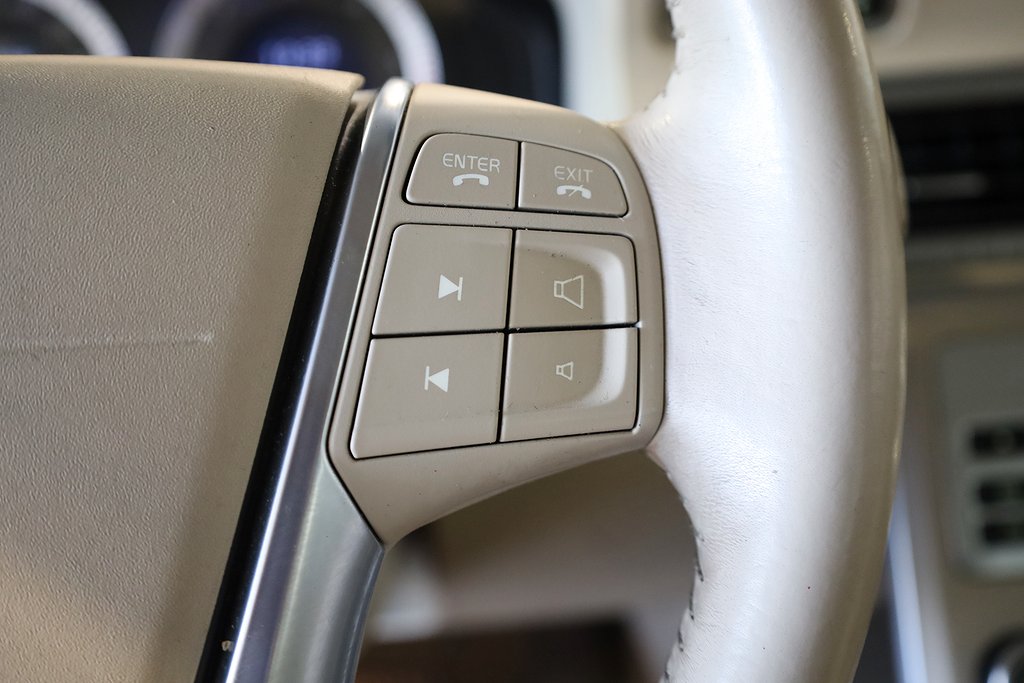 Volvo XC70 D5 Summum AWD Aut Keyless PDC BLIS Läder Drag 2011