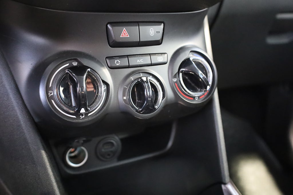 Peugeot 2008 1.6 e-HDi AUT Drag M-Värme Kamera Blåtand 2014