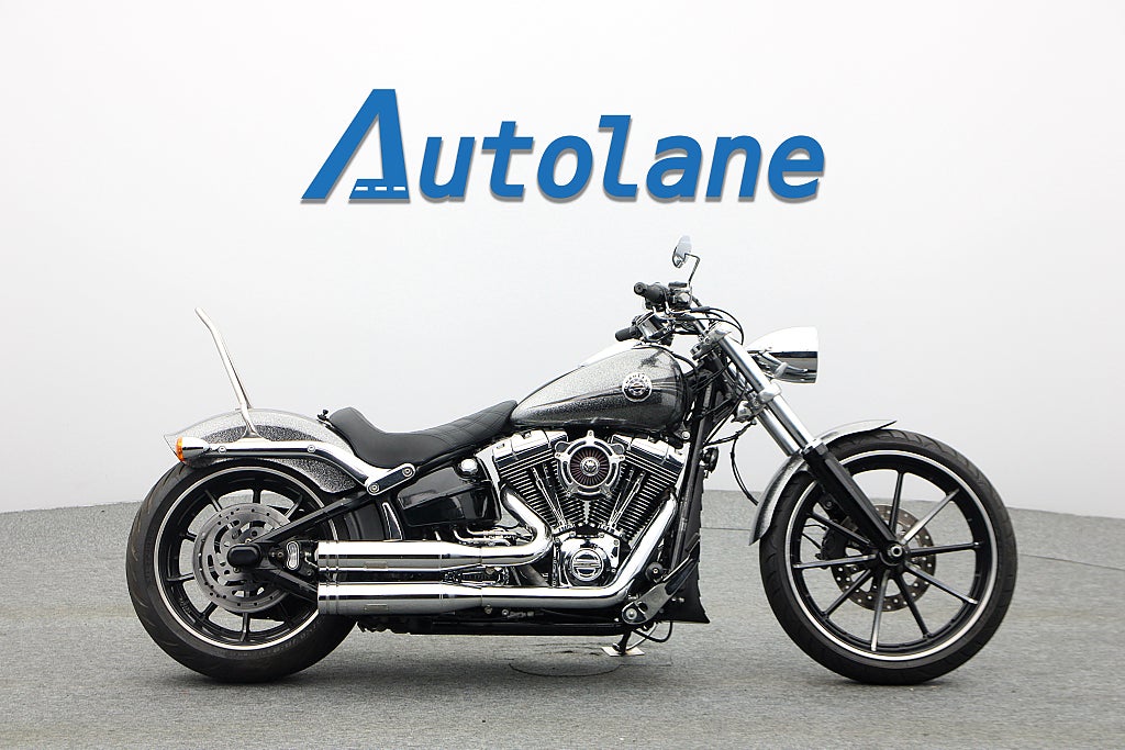 Harley-Davidson Breakout *Dr jekill & mr Hyde