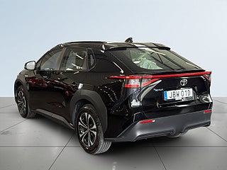 Toyota bZ4X 71.4 kWh Active S&V-hjul Backkamera Cockpit Navi MOMS – bild 5