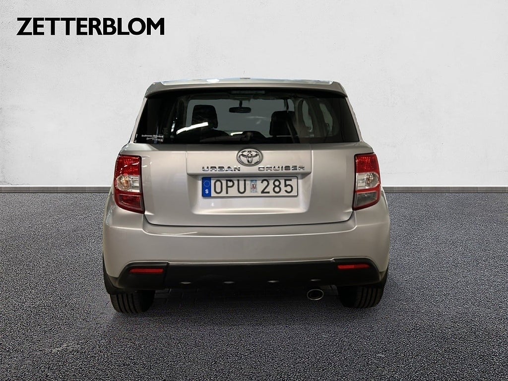 SUV Toyota Urban Cruiser 4 av 16