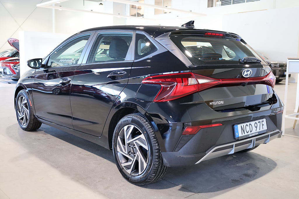 Hyundai i20 1.2 MPi Kamera Navi CarPlay Rattvärme Leasbar 2025
