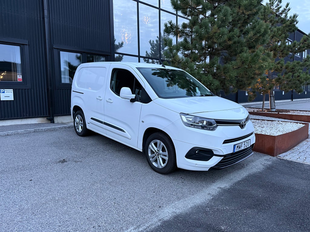 Toyota Proace City 1.5D AdBlue Euro 6 MOMSBIL/Drag/backkamera&sido