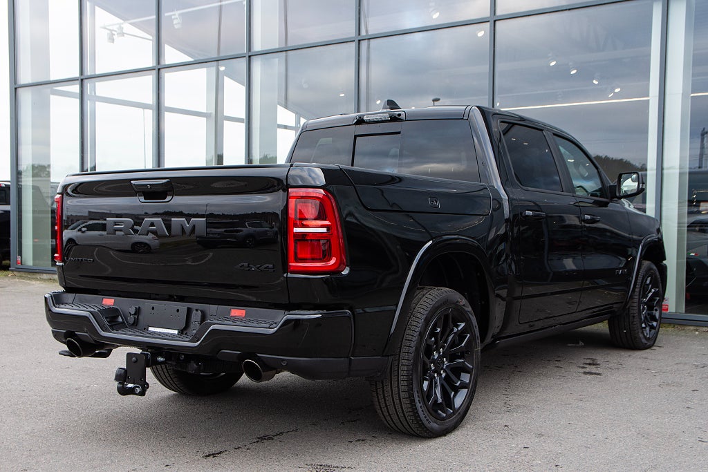 Dodge RAM 1500 Limited Night Edition 548 hk - LÅG SKATT E85